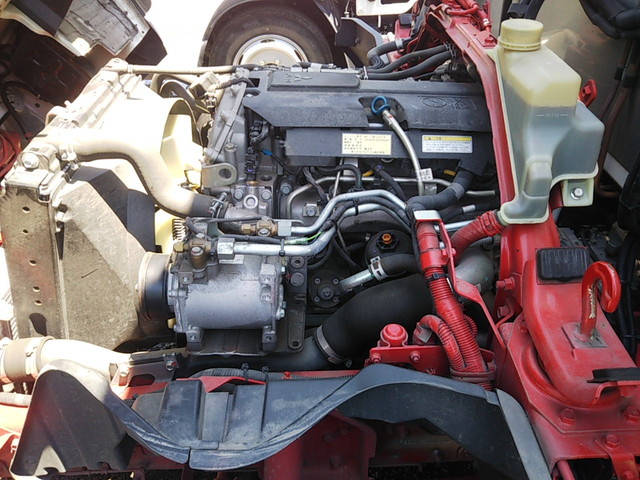 三菱ふそうキャンター冷蔵冷凍ウイング小型（2t・3t）[写真16]