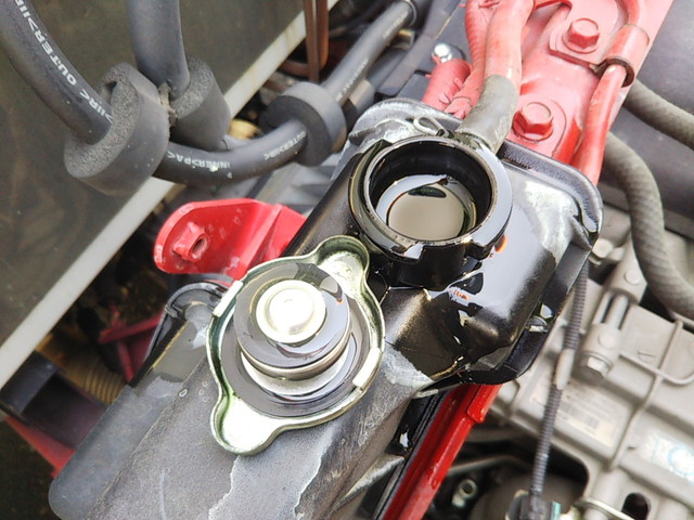 三菱ふそうキャンター冷蔵冷凍ウイング小型（2t・3t）[写真19]