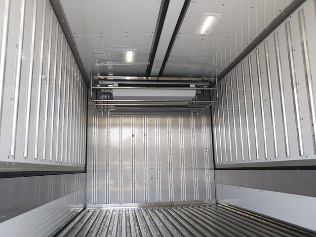 三菱ふそうキャンター冷蔵冷凍ウイング小型（2t・3t）[写真06]