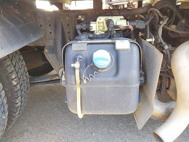 三菱ふそうキャンター平ボディ小型（2t・3t）[写真18]