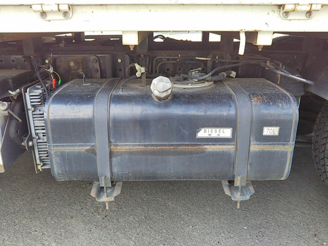 三菱ふそうキャンター平ボディ小型（2t・3t）[写真19]