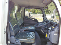 三菱ふそうキャンター平ボディ小型（2t・3t）[写真33]