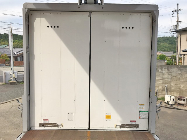 いすゞフォワードアルミウイング中型（4t）[写真13]