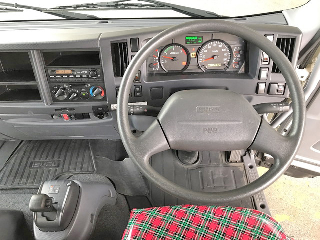 いすゞフォワードアルミウイング中型（4t）[写真37]