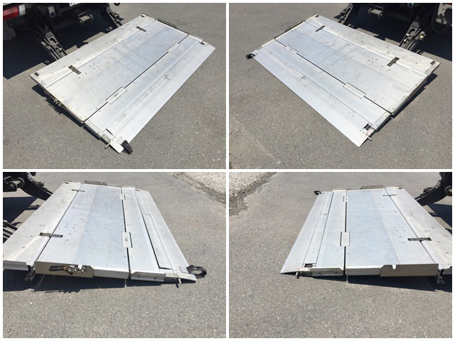 いすゞエルフ冷凍車（冷蔵車）小型（2t・3t）[写真11]