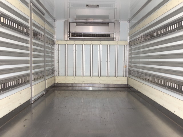 いすゞエルフ冷凍車（冷蔵車）小型（2t・3t）[写真12]