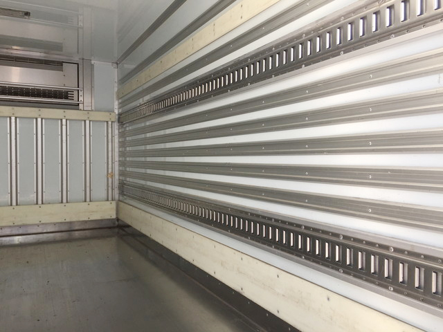 いすゞエルフ冷凍車（冷蔵車）小型（2t・3t）[写真14]