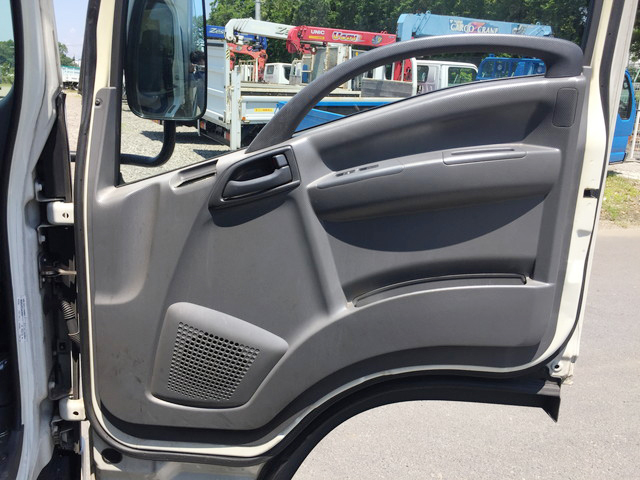 いすゞエルフ冷凍車（冷蔵車）小型（2t・3t）[写真31]