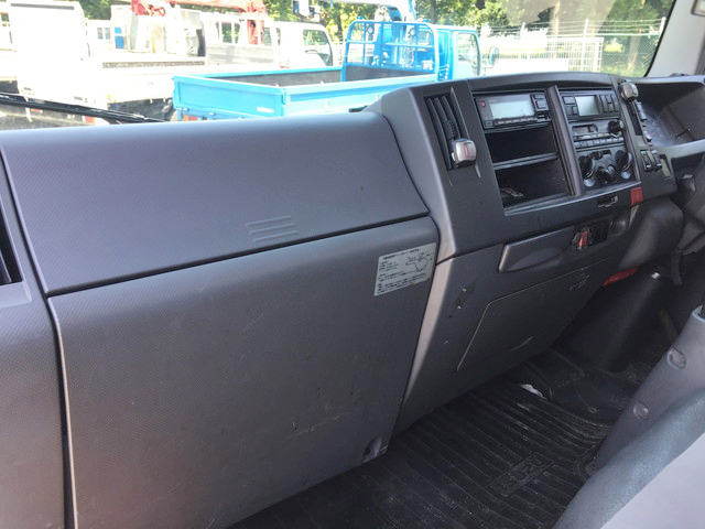 いすゞエルフ冷凍車（冷蔵車）小型（2t・3t）[写真34]