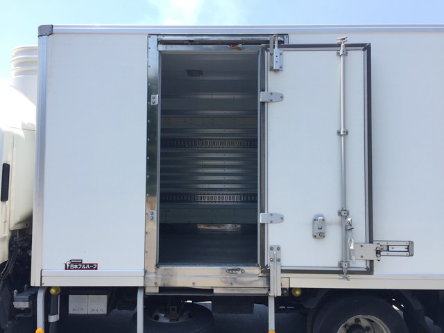 いすゞエルフ冷凍車（冷蔵車）小型（2t・3t）[写真06]