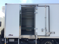 いすゞエルフ冷凍車（冷蔵車）小型（2t・3t）[写真06]