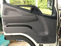 三菱ふそうキャンターアルミバン小型（2t・3t）[写真28]