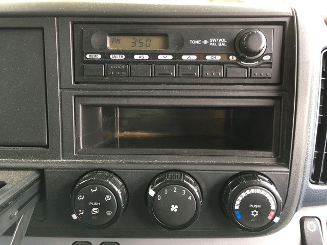 三菱ふそうキャンターアルミバン小型（2t・3t）[写真36]