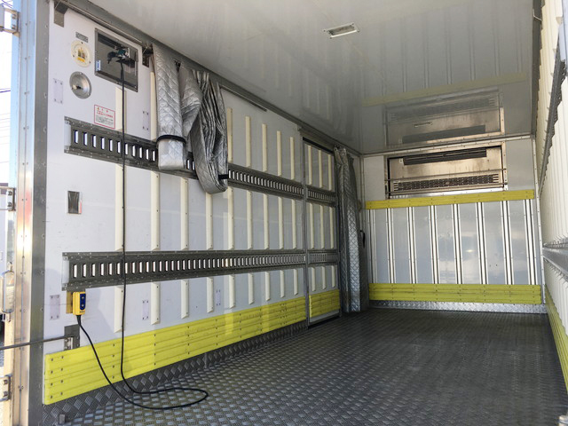 三菱ふそうキャンター冷凍車（冷蔵車）小型（2t・3t）[写真13]