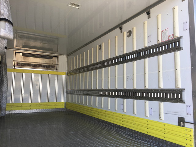 三菱ふそうキャンター冷凍車（冷蔵車）小型（2t・3t）[写真14]