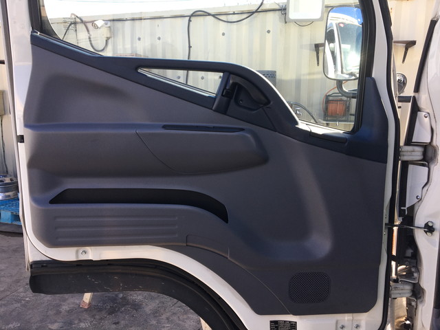 三菱ふそうキャンター冷凍車（冷蔵車）小型（2t・3t）[写真28]