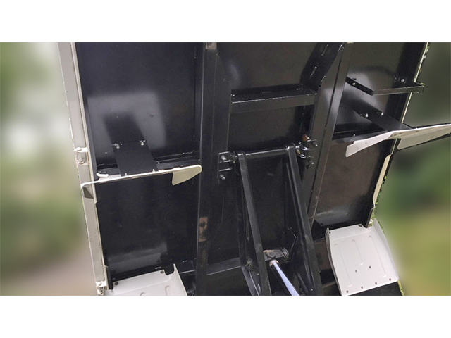 いすゞエルフダンプ小型（2t・3t）[写真13]