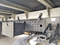 三菱ふそうキャンターアルミバン小型（2t・3t）[写真23]