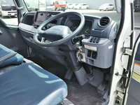 三菱ふそうキャンターアルミバン小型（2t・3t）[写真33]