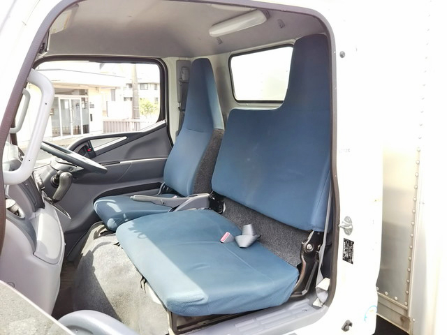 三菱ふそうキャンターアルミバン小型（2t・3t）[写真34]