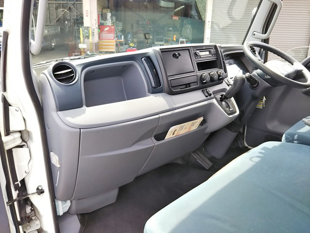 三菱ふそうキャンターアルミバン小型（2t・3t）[写真35]