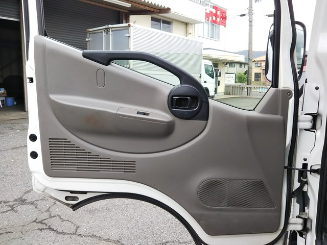 日産アトラス平ボディ小型（2t・3t）[写真18]