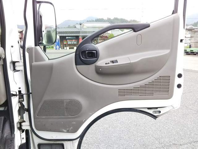 日産アトラス平ボディ小型（2t・3t）[写真19]