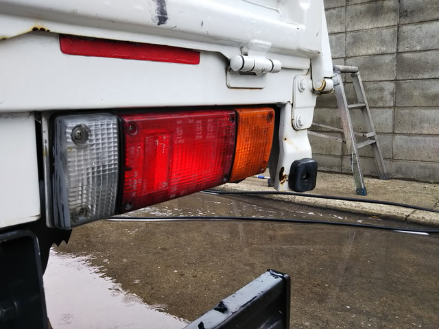 日産アトラス平ボディ小型（2t・3t）[写真09]