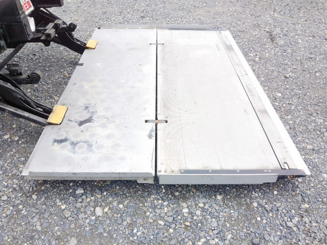 三菱ふそうファイター冷凍車（冷蔵車）中型（4t）[写真17]