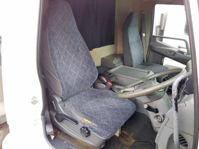 三菱ふそうファイター冷凍車（冷蔵車）中型（4t）[写真30]