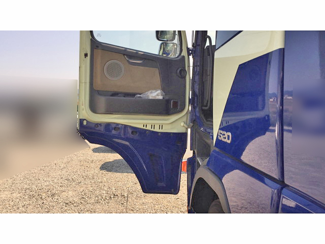 ボルボボルボFHトレーラーヘッド（トラクターヘッド）大型（10t）[写真22]