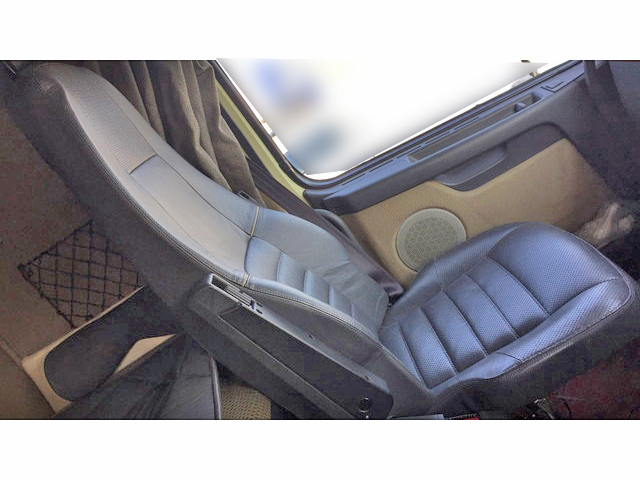 ボルボボルボFHトレーラーヘッド（トラクターヘッド）大型（10t）[写真26]