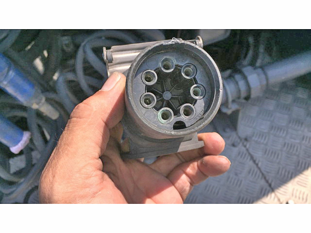 ボルボボルボFHトレーラーヘッド（トラクターヘッド）大型（10t）[写真08]