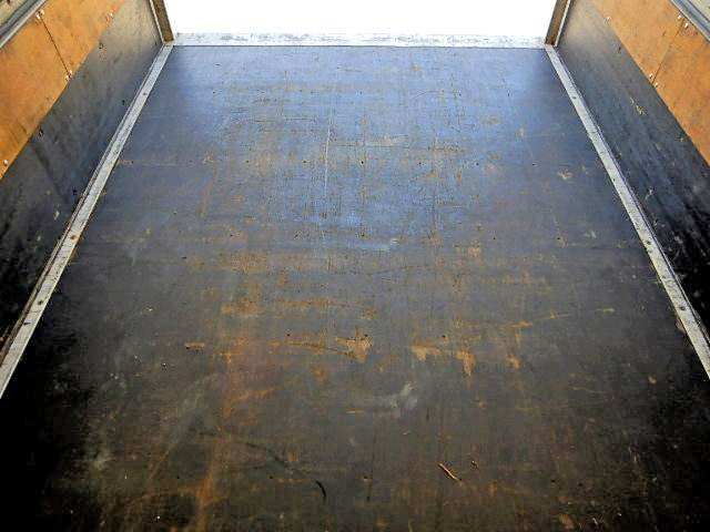 トヨタトヨエース幌ウイング小型（2t・3t）[写真10]