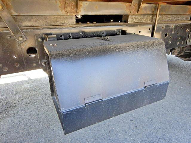 トヨタトヨエース幌ウイング小型（2t・3t）[写真13]