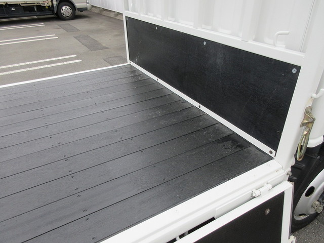 いすゞエルフ平ボディ小型（2t・3t）[写真11]