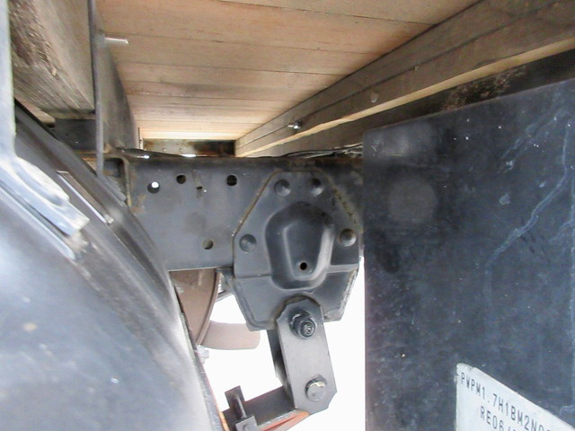 いすゞエルフ平ボディ小型（2t・3t）[写真22]