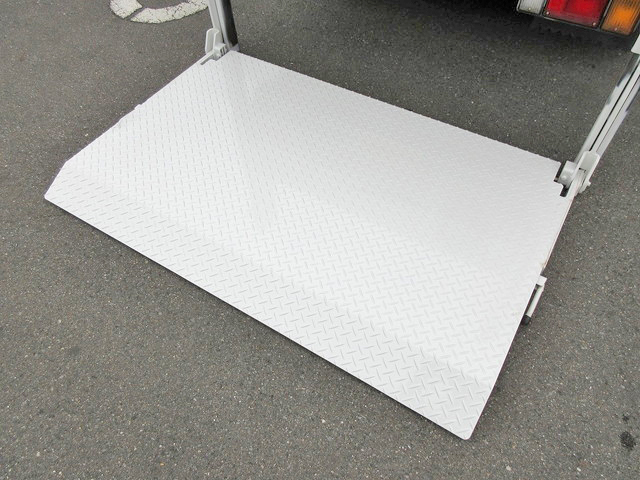 いすゞエルフ平ボディ小型（2t・3t）[写真08]