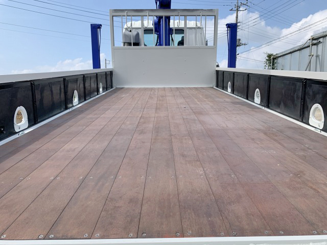 いすゞフォワードセルフクレーン3段中型（4t）[写真11]