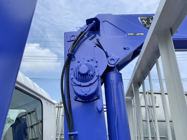 いすゞフォワードセルフクレーン3段中型（4t）[写真16]