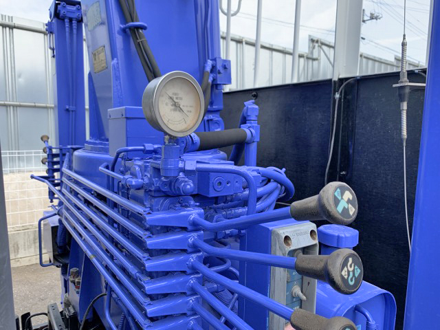 いすゞフォワードセルフクレーン3段中型（4t）[写真17]