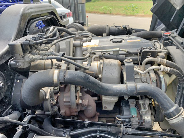 いすゞフォワードセルフクレーン3段中型（4t）[写真31]