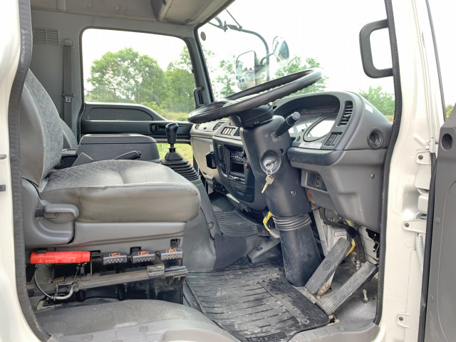 いすゞフォワードセルフクレーン3段中型（4t）[写真33]