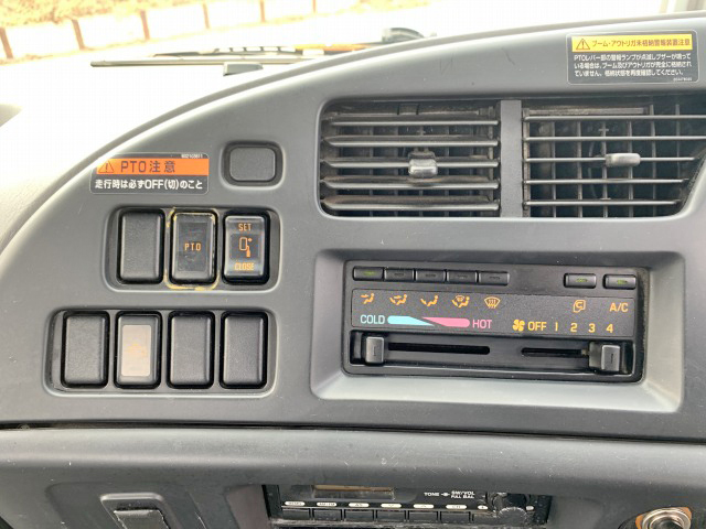 いすゞフォワードセルフクレーン3段中型（4t）[写真35]