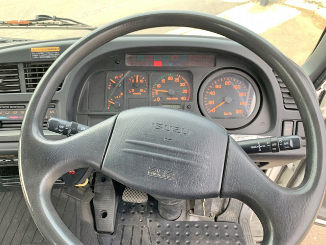 いすゞフォワードセルフクレーン3段中型（4t）[写真36]