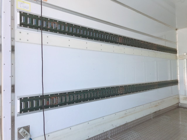 いすゞエルフ冷凍車（冷蔵車）小型（2t・3t）[写真12]