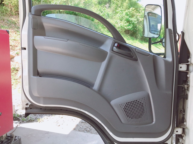 いすゞエルフ冷凍車（冷蔵車）小型（2t・3t）[写真26]