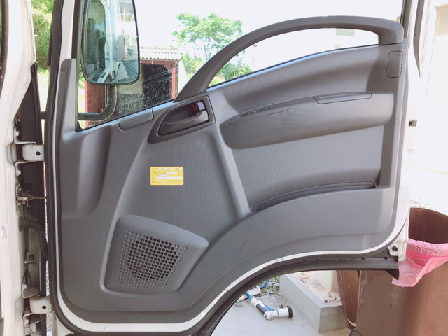 いすゞエルフ冷凍車（冷蔵車）小型（2t・3t）[写真27]