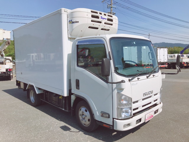 いすゞエルフ冷凍車（冷蔵車）小型（2t・3t）[写真03]