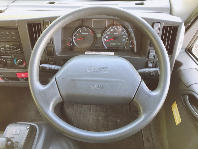 いすゞエルフ冷凍車（冷蔵車）小型（2t・3t）[写真37]